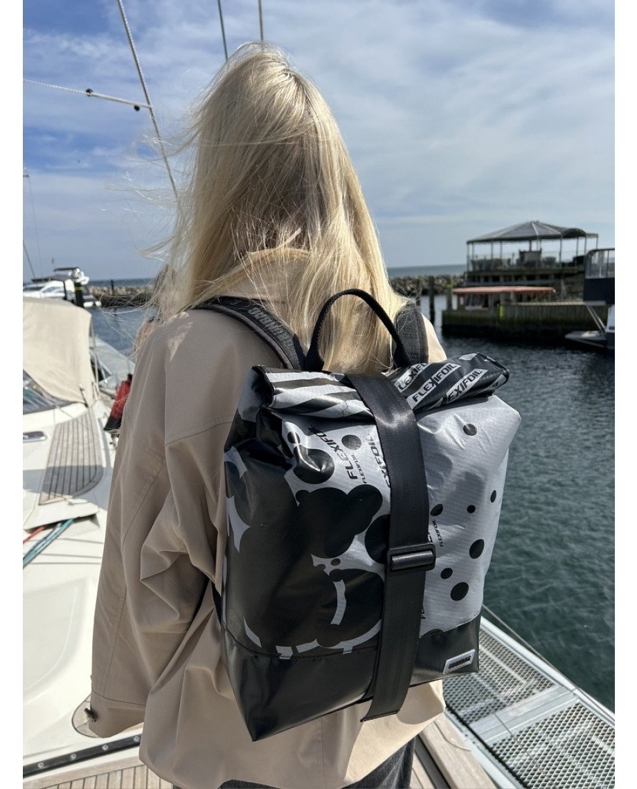 UniqueBackpackKitesStrap116-051