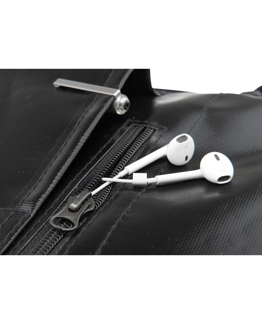 BlackComputerBagCarry-04