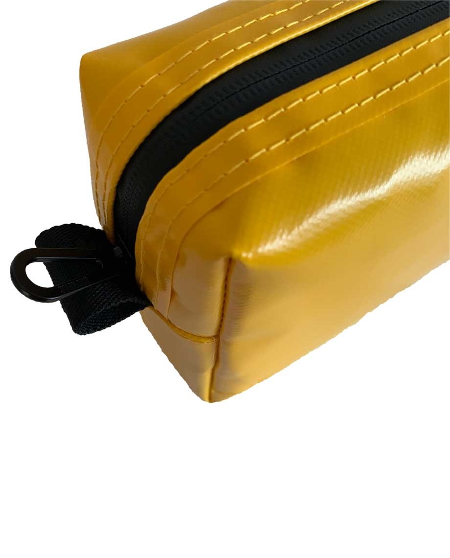 YellowGRNBAGToiletry-08