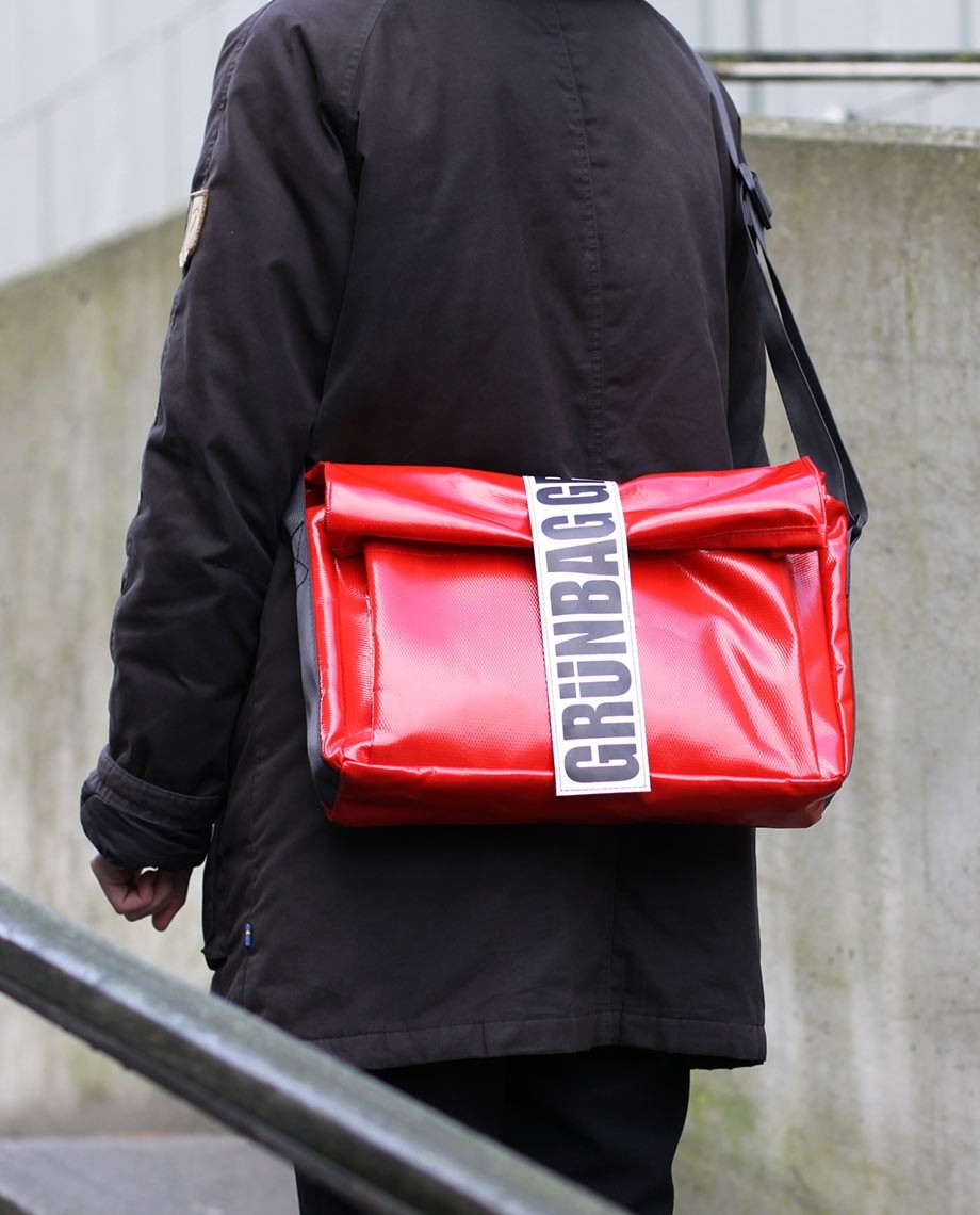 RedComputerBagCarry-06