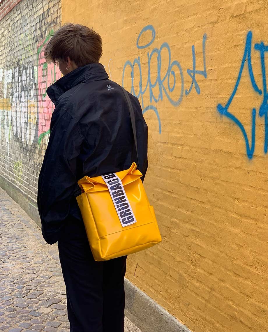 YellowShoulderBagCity-011