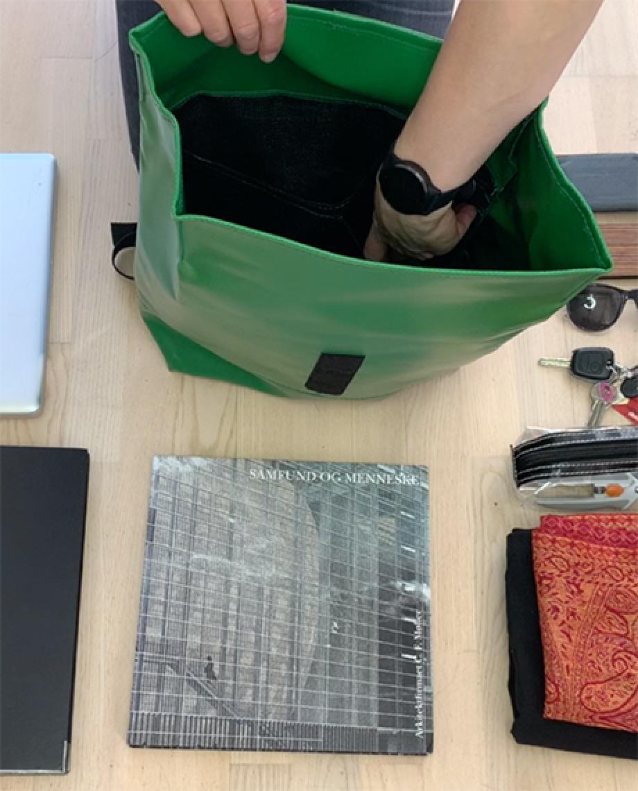 0__=__youtube___20 L spacious backpack___https://www.youtube.com/embed/wYprjls-8U4___wYprjls-8U4
