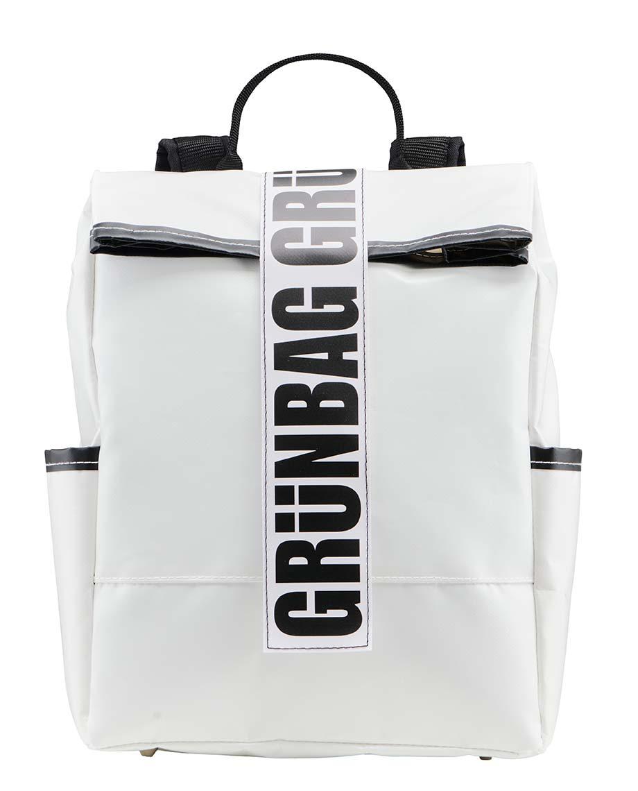 0__=__youtube___White Backpack Alden___https://www.youtube.com/embed/pZfSUggtt7Y___pZfSUggtt7Y