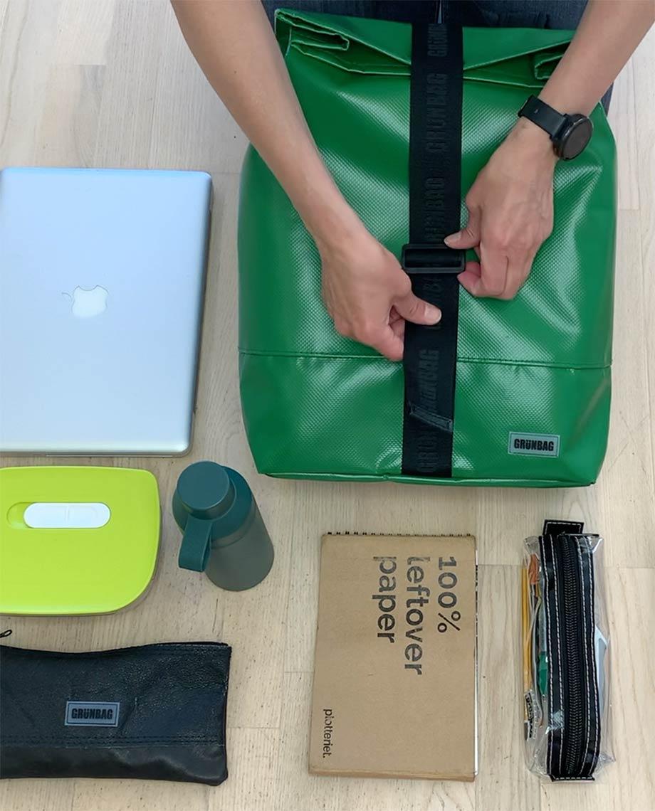 0__=__youtube___what's in my backpack___https://www.youtube.com/embed/c9dJfXMKOzw___c9dJfXMKOzw